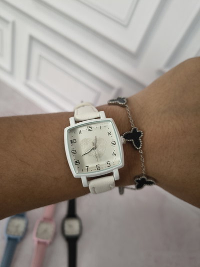 RELOJ  DAMARIS BLANCO