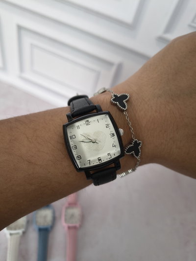 RELOJ  DAMARIS NEGRO