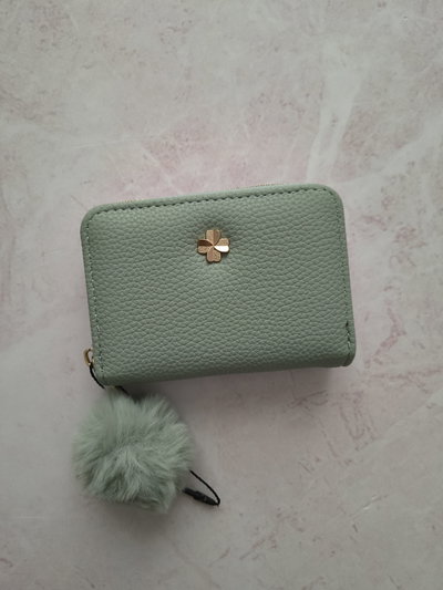 B. POCKET TARJETERO VERDE