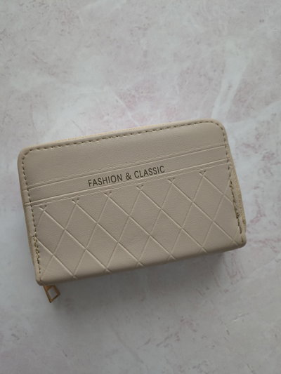 B. DOBLE CHICO MUMI BEIGE 