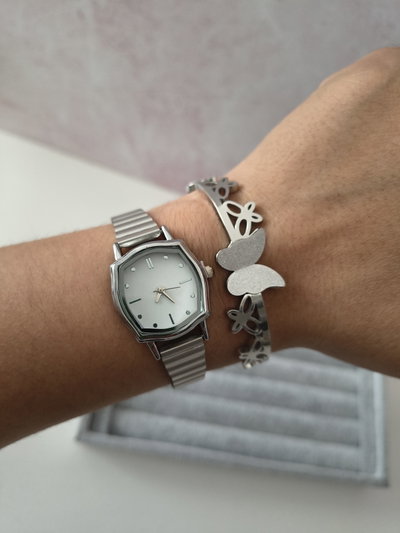 RELOJ SARA PLATEADO F.BLANCO