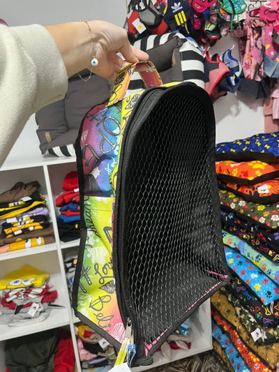 Mochila con red