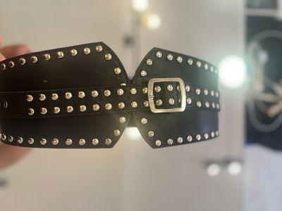 Faja Negra con Tachas