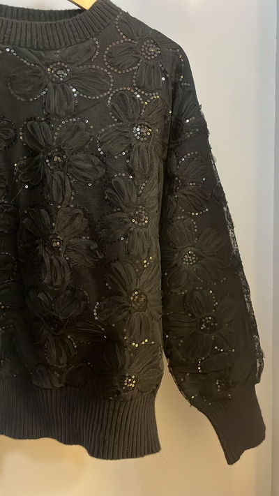 Sweater Black Flower