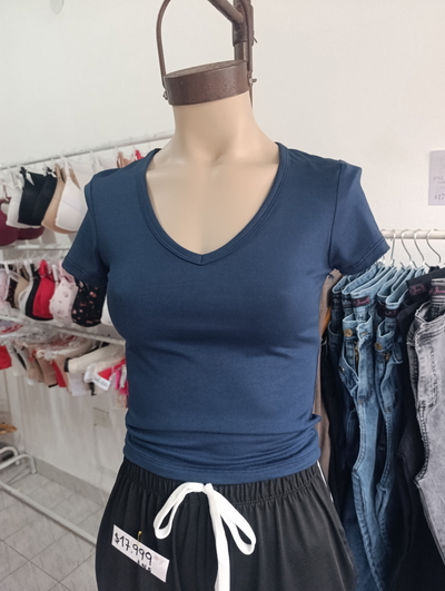 Remeras cortas escote V ✨