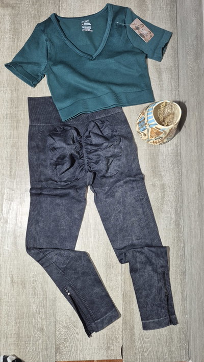 Conjunto Crop top y calza 