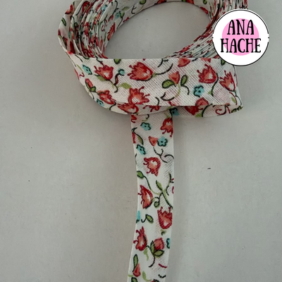 Blanca con florcitas campanita x 5metros