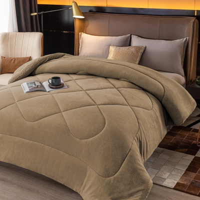 Edredón Aolchado Flannel con Corderito | Queen Vison