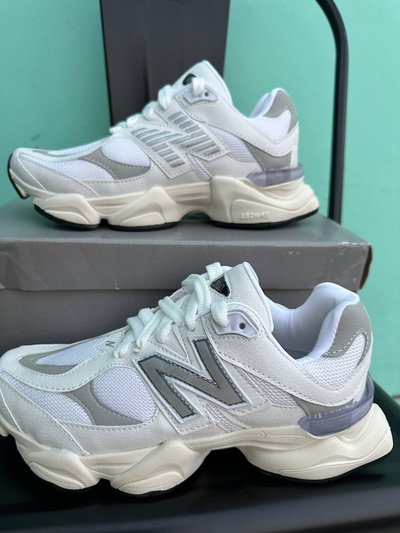 New balance 9060 - BLANCO Y GRIS