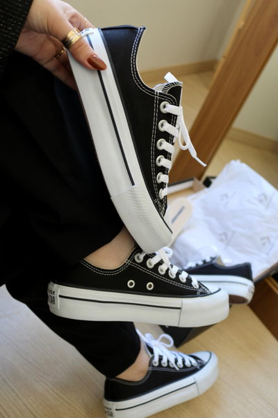CONVERSE PLATAFORMAS NEGRAS