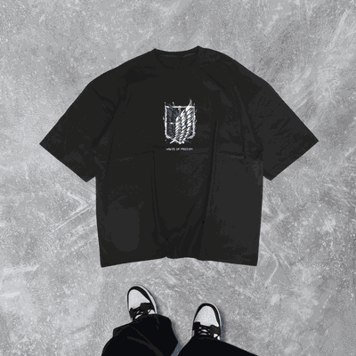Remera Boxy Fit Attack On Titan