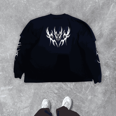Remera Doble Manga Tribal Y2K – Boxy Fit Algodón Rústico