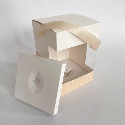 CAJA VALIJA CON ASA 12.5X12.5X18