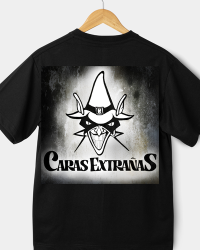 Remera oversize Caras Extrañas rnr