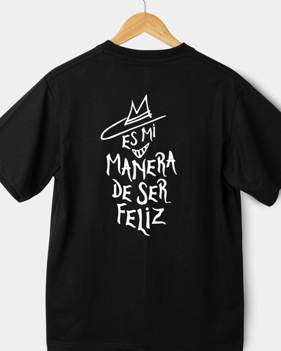 Remera oversize Es mi Manera de ser Feliz