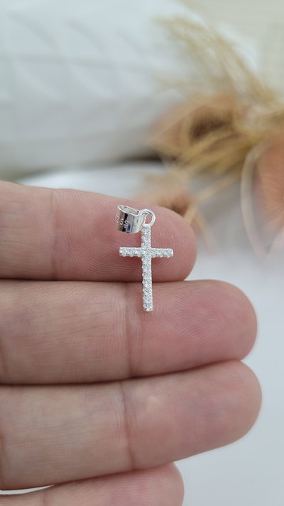 Cruz de Plata con Piedra