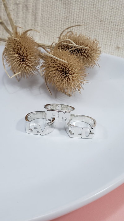 Anillo de Plata con Iniciales (PER1001)