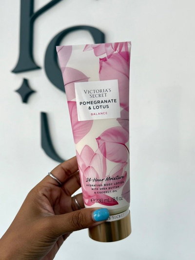 Crema Corporal Victoria Secret • Pomegranate y lotus