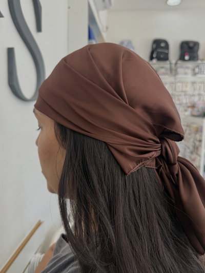 Pañuelo de Seda 70x70 marrón 