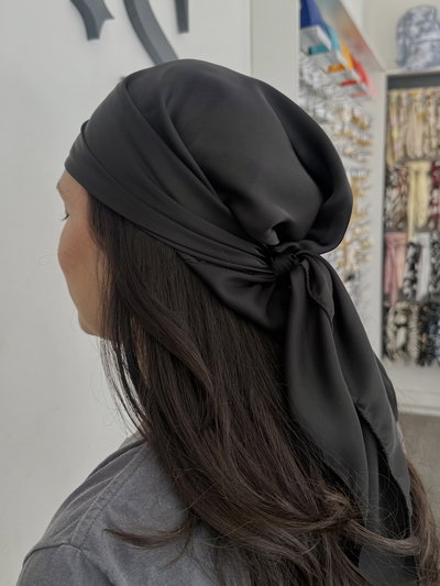 Pañuelo de Seda 70x70 negro 