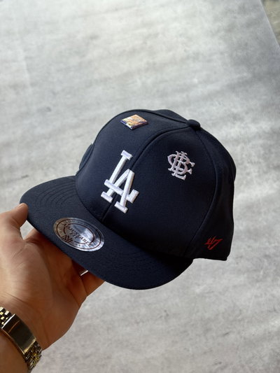 Gorra Cerrada LA Premium 