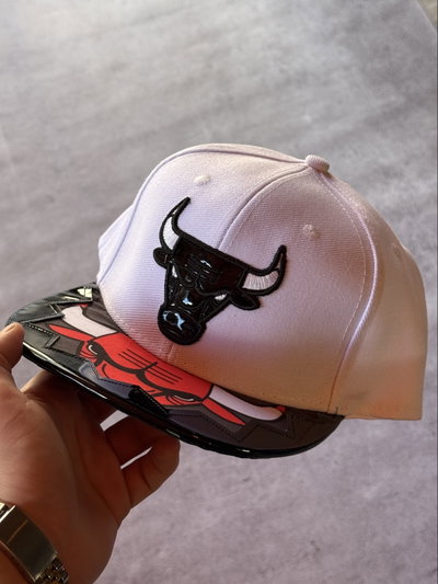 Gorra Plastificada Bulls Adjustable