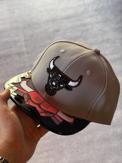 Gorra Plastificada Bulls Adjustable