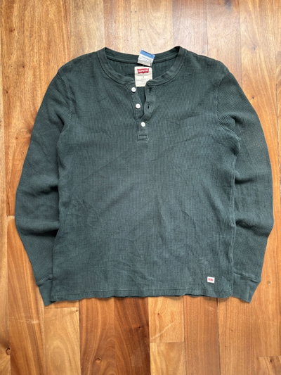 Henley Levi's T.M