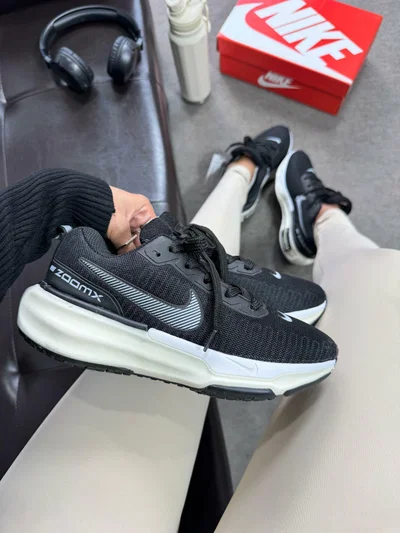 NK Zoom X (negra)