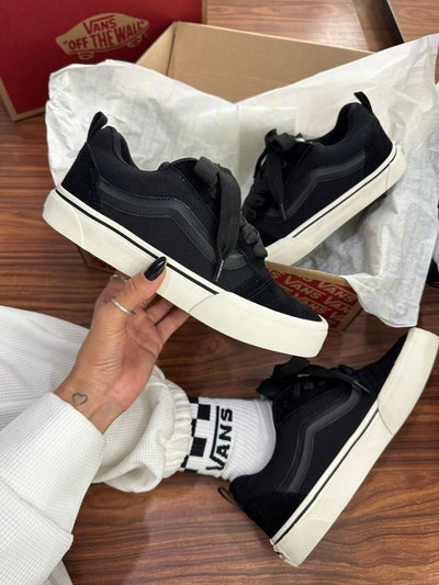 Vans Knu Negra Base Blanca