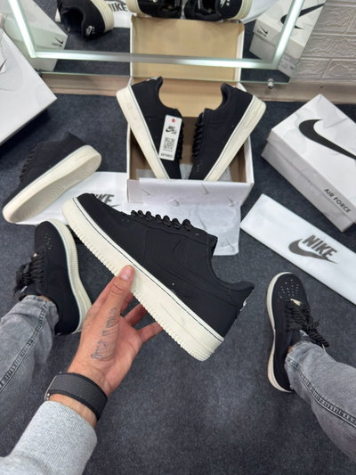 AF-1 FULL black base blanca