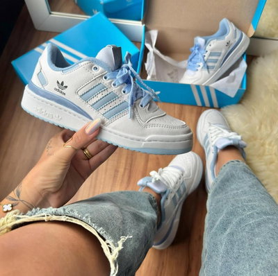 Forum Low (celeste)