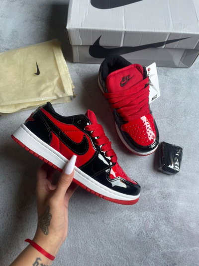 Jordan 1 Low charol roja/negra