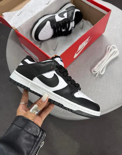 SB DUNK PANDA