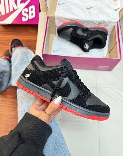 SB DUNK pigeon black