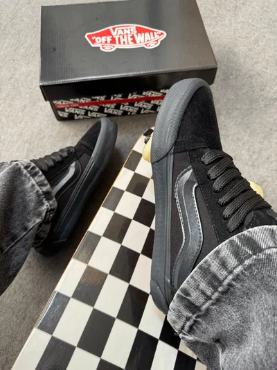 Vans Knu negra 