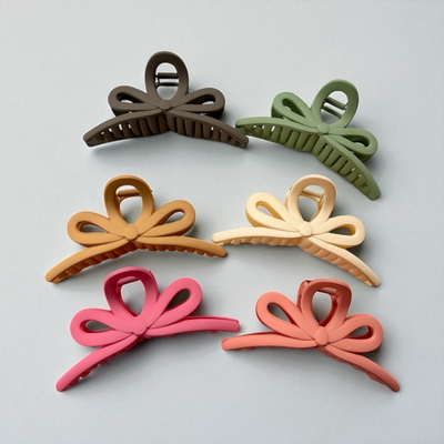 Broche Moño Matte – Elegancia que sujeta y enamora
