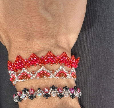 PULSERAS TRIANGULOS CON CRISTALES 