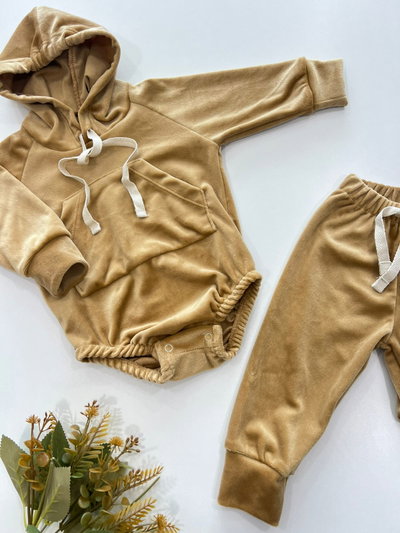 Conjunto Plush Camel