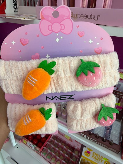 VINCHA + MUÑEQUERA NAEZ.