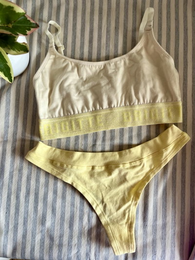 Conjunto Lisa amarillo 