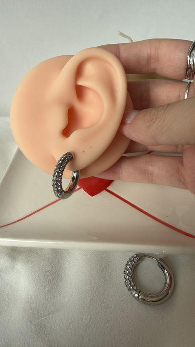 Aros brillosos plateados 