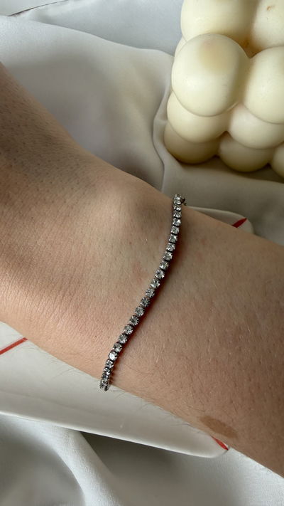 Pulsera plateada brillosa