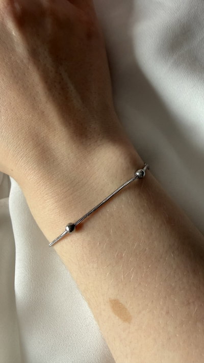 Pulsera pelotitas 