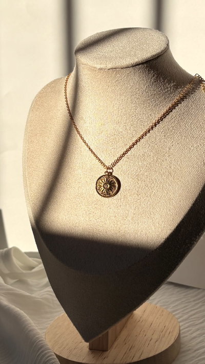 Collar medallita sol