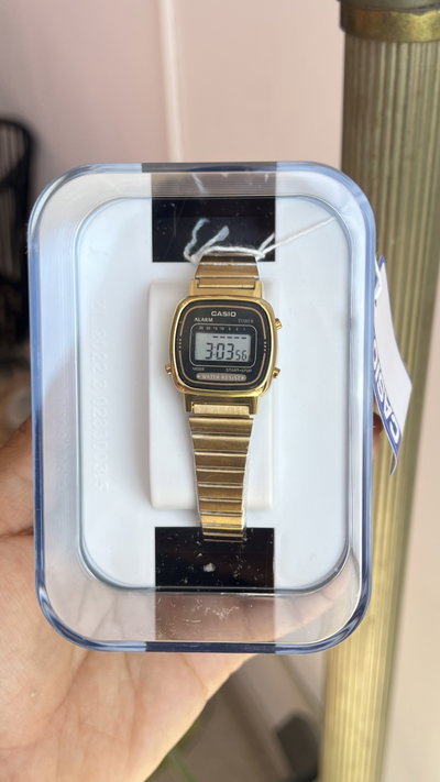 Reloj Casio dorado 
