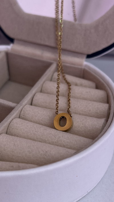 Collar inicial O