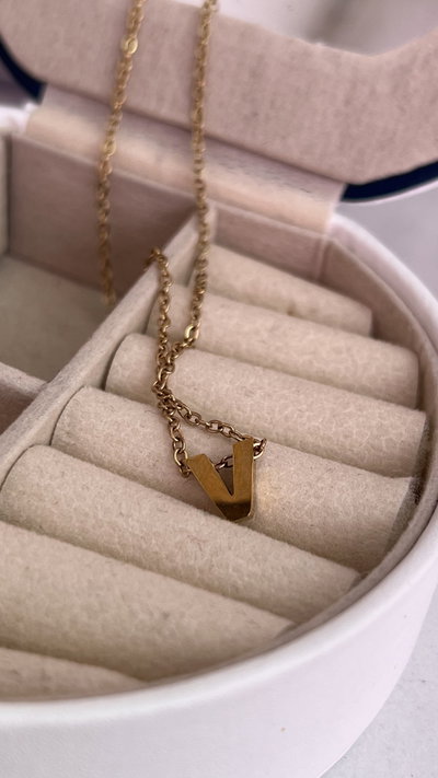Collar inicial V