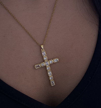 Collar cruz dorado1 