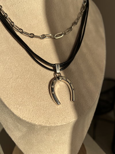 Collar doble herradura
